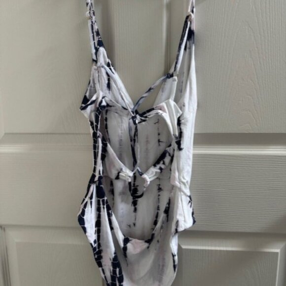 L*Space Gianna One Piece Swimsuit - Picture 4 of 4